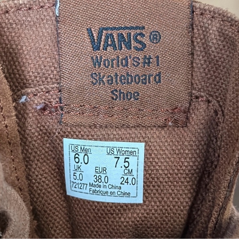 Vans Suede Brown High Top
Sk8 Mid Reissue Suede Sneakers
Men's 6 Women's 7.5 - Picture 2 of 9